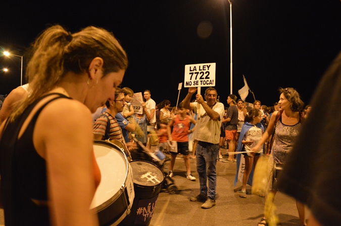 Foto archivo de Diciembre de 2019, corte de ruta en San Carlos en defensa de la 7722 - Foto Abi Romo, El Cuco Digital