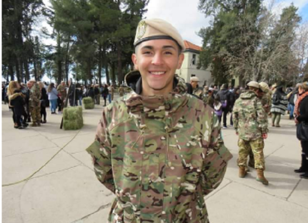 El joven es soldado voluntario