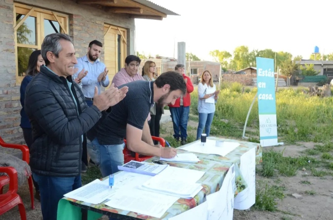 Se firmó el convenio para iniciar con la obra. Foto: Municipalidad de San Carlos.