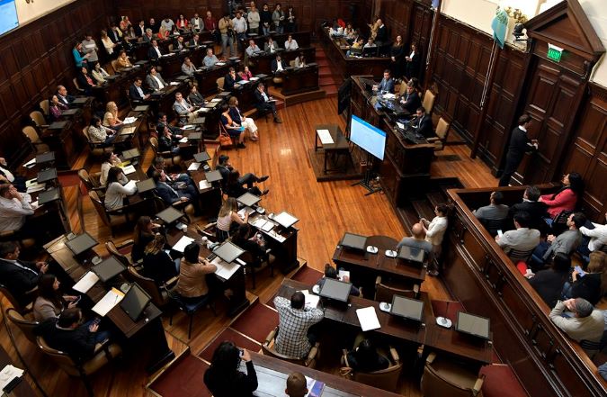 Diputados debate el Presupuesto 2023: qué pasará con el endeudamiento que solicitó Suárez. Foto: Orlando Pelichotti / Los Andes