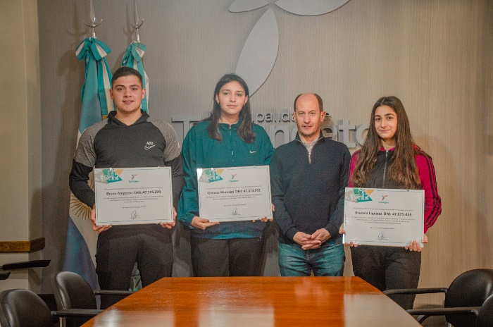 Reconocimiento a deportistas de Tenis de mesa y Atletismo Tgto1