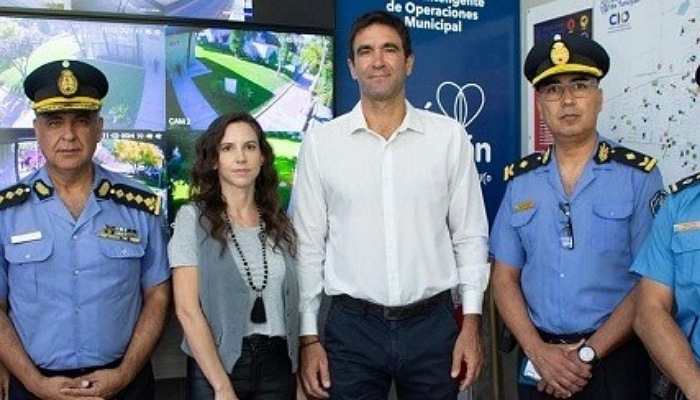 Foto: Ministra de Seguridad de la provincia de Mendoza, Mercedes Rus, el Jefe de la Policía de Mendoza junto al intendente de Tunuyán