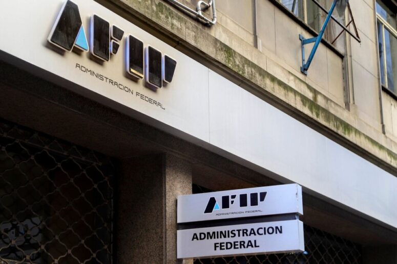 883142-afip_0