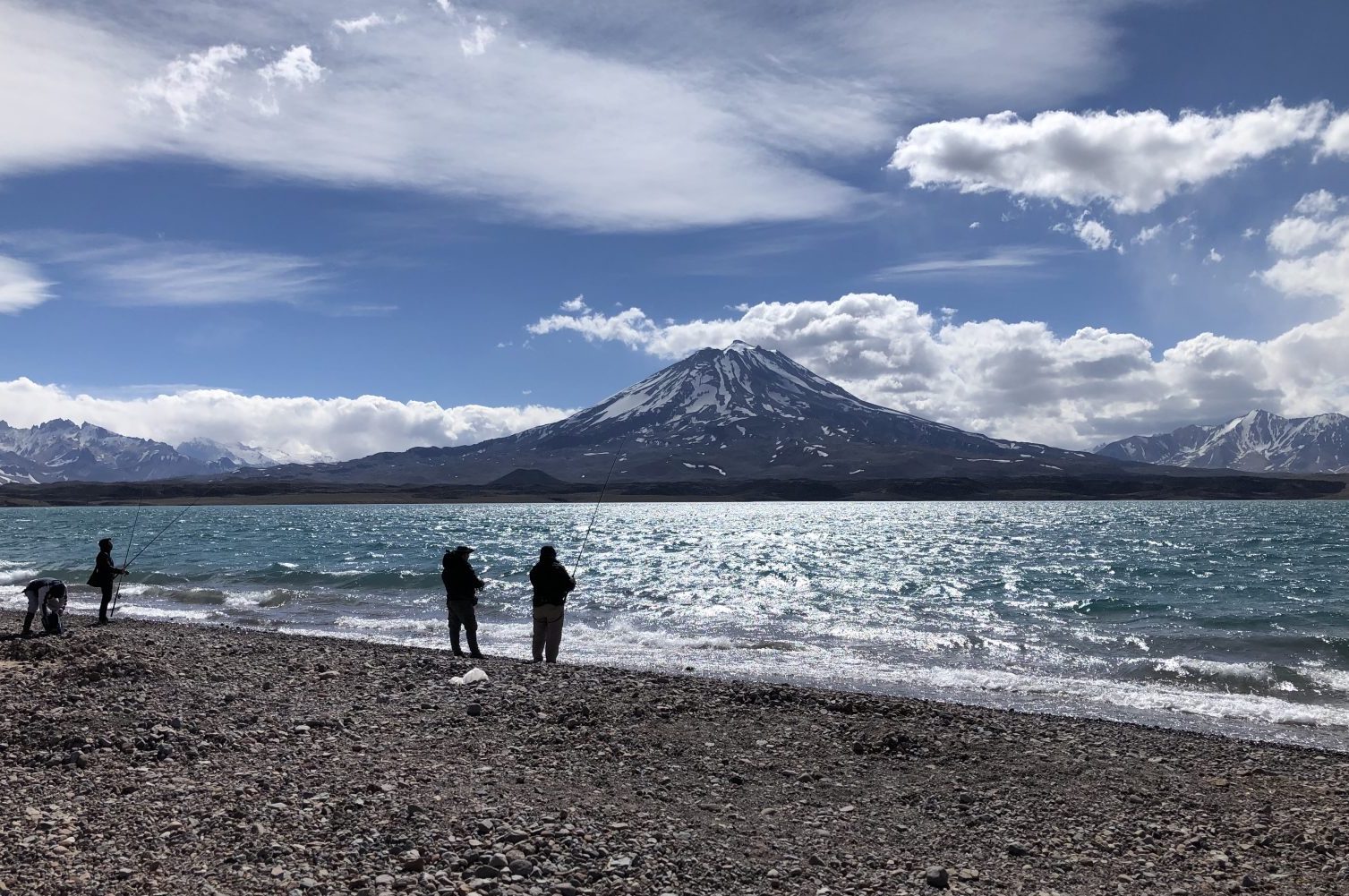 El volcán Maipo y la Laguna del Diamante.